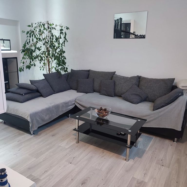 Wohnzimmer mit Couch